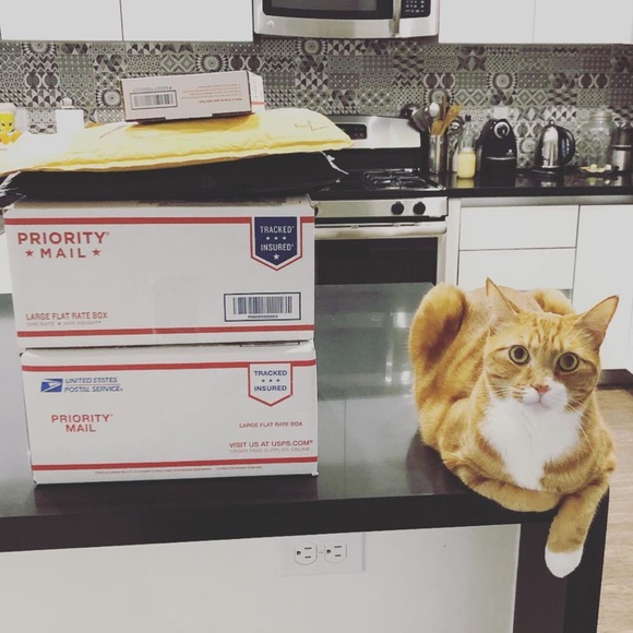 Welcome to my closet 😊 - Picture 3 of 8